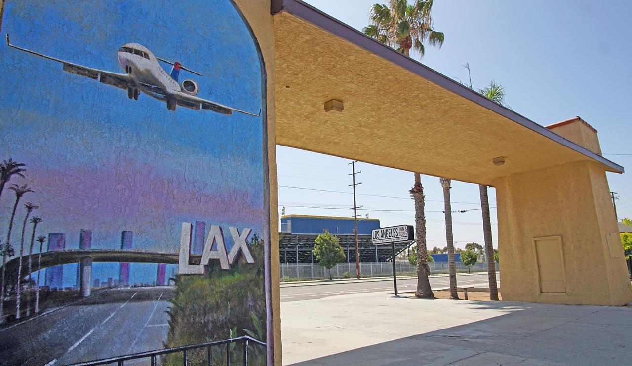 ロサンゼルス イン&スイーツ Lax West Athens エクステリア 写真